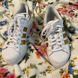 Womens adidas superstar size 7